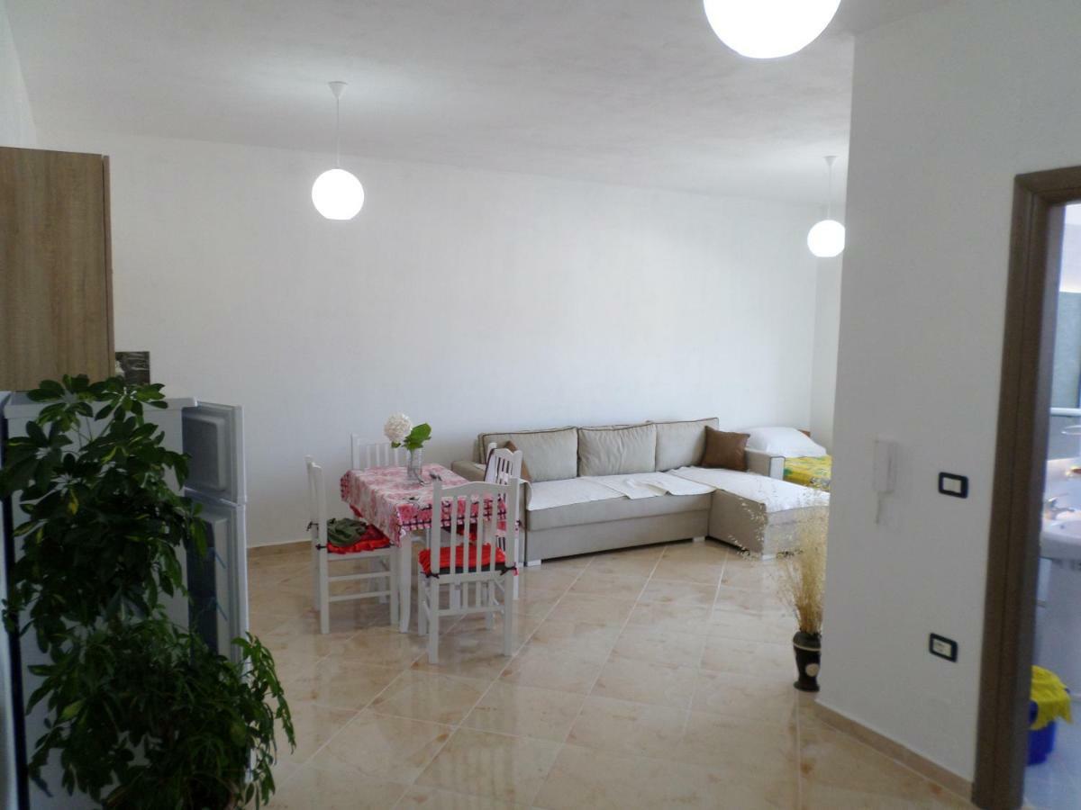 Lindita'S Seaview Appartment Vlorë Exterior foto